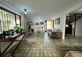 Foto 1 de Casa com 4 Quartos à venda, 230m² em Monteiro, Recife