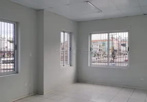 Foto 1 de Sala Comercial para alugar, 40m² em Santa Maria Goretti, Porto Alegre