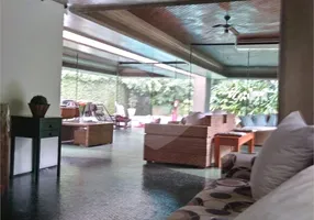 Foto 1 de Casa com 5 Quartos à venda, 500m² em Balneário Praia do Pernambuco, Guarujá