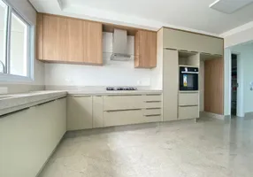 Foto 1 de Apartamento com 4 Quartos para alugar, 197m² em Martins, Uberlândia