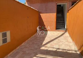 Foto 1 de Casa de Condomínio com 2 Quartos à venda, 72m² em Chico de Paula, Santos