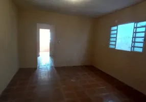 Foto 1 de Casa com 2 Quartos para alugar, 80m² em Jardim Soraia, São Paulo