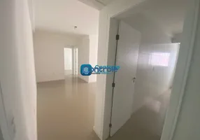 Foto 1 de Apartamento com 2 Quartos à venda, 67m² em Barreiros, São José