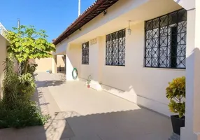 Foto 1 de Casa com 4 Quartos à venda, 292m² em Sapiranga, Fortaleza
