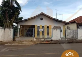Foto 1 de Casa com 2 Quartos à venda, 175m² em Vila Nova, Arapongas