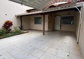 Foto 1 de Casa com 4 Quartos à venda, 225m² em Castelo, Belo Horizonte