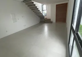 Foto 1 de Casa com 3 Quartos à venda, 105m² em Carianos, Florianópolis