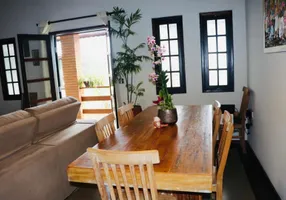 Foto 1 de Casa com 3 Quartos à venda, 297m² em Vila Suíssa, Mogi das Cruzes
