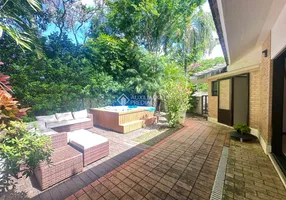Foto 1 de Casa de Condomínio com 5 Quartos à venda, 300m² em Lagoa da Conceição, Florianópolis