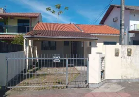 Foto 1 de Casa com 2 Quartos para alugar, 46m² em São Sebastião, Palhoça