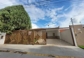 Foto 1 de Casa com 4 Quartos à venda, 201m² em Jardim América, Goiânia