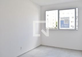 Foto 1 de Apartamento com 2 Quartos para alugar, 45m² em Guaratiba, Rio de Janeiro
