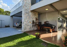 Foto 1 de Sobrado com 4 Quartos à venda, 377m² em Residencial Barravento, Goiânia