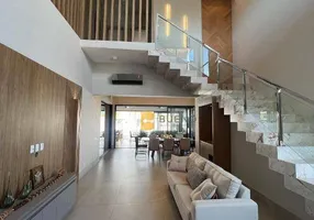 Foto 1 de Casa de Condomínio com 4 Quartos à venda, 360m² em Condomínio Residencial Florais dos Lagos , Cuiabá