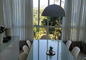 Foto 1 de Apartamento com 3 Quartos à venda, 162m² em Centro, Petrópolis