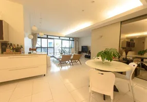 Foto 1 de Apartamento com 4 Quartos para venda ou aluguel, 215m² em Ponta De Campina, Cabedelo