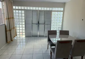 Foto 1 de Casa com 4 Quartos à venda, 420m² em Jardim Tonato, Carapicuíba