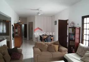 Foto 1 de Casa com 4 Quartos à venda, 140m² em Vila Caicara, Praia Grande