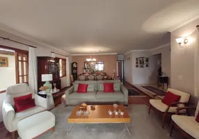 Foto 1 de Casa com 3 Quartos à venda, 260m² em Super Quadra, São Paulo