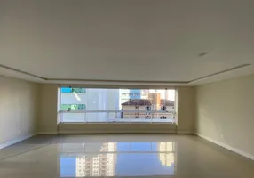 Foto 1 de Apartamento com 3 Quartos à venda, 250m² em Centro, Balneário Camboriú