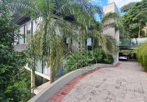 Foto 1 de Casa de Condomínio com 3 Quartos à venda, 600m² em Matapaca, Niterói