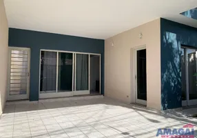 Foto 1 de Casa com 3 Quartos para alugar, 310m² em Centro, Jacareí