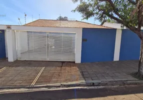 Foto 1 de Casa com 3 Quartos à venda, 196m² em Brasilia, Ibiporã