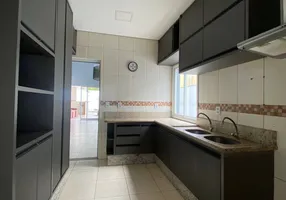 Foto 1 de Casa com 4 Quartos para alugar, 280m² em Condomínio Belvedere, Cuiabá