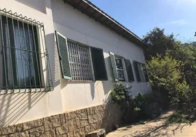 Foto 1 de Casa com 5 Quartos à venda, 208m² em Mosela, Petrópolis