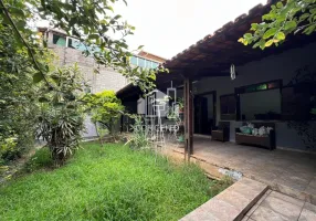 Foto 1 de Casa com 4 Quartos à venda, 200m² em Universitário, Belo Horizonte