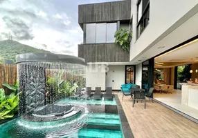 Foto 1 de Casa de Condomínio com 4 Quartos à venda, 650m² em Praia do Estaleiro, Balneário Camboriú