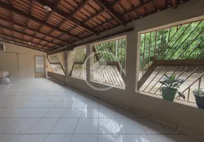 Foto 1 de Sobrado com 3 Quartos à venda, 160m² em Setor Gentil Meireles, Goiânia