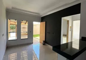 Foto 1 de Casa com 2 Quartos à venda, 180m² em Santa Maria, Brasília