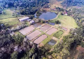 Foto 1 de Fazenda/Sítio com 3 Quartos à venda, 300m² em Fiuza, Viamão