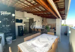 Foto 1 de Cobertura com 3 Quartos à venda, 146m² em Santa Mônica, Uberlândia