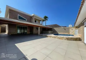 Foto 1 de Casa com 5 Quartos à venda, 261m² em Balneario Florida, Praia Grande