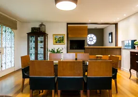 Foto 1 de Casa com 4 Quartos à venda, 497m² em Vista Alegre, Curitiba