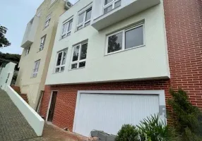 Foto 1 de Casa de Condomínio com 3 Quartos à venda, 156m² em Ipanema, Porto Alegre