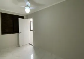 Foto 1 de Apartamento com 3 Quartos para alugar, 109m² em Enseada, Guarujá