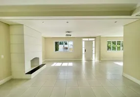 Foto 1 de Casa de Condomínio com 4 Quartos para venda ou aluguel, 300m² em Golf Park, Carapicuíba