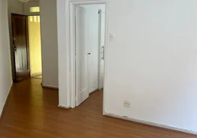 Foto 1 de Apartamento com 1 Quarto à venda, 40m² em Urca, Rio de Janeiro