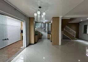 Foto 1 de Sobrado com 3 Quartos à venda, 151m² em Campestre, Santo André
