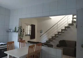 Foto 1 de Casa com 4 Quartos à venda, 215m² em Vila Urupês, Suzano