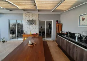 Foto 1 de Casa com 2 Quartos à venda, 110m² em Vila Cecília, Mogi das Cruzes