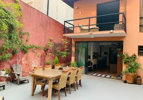 Foto 1 de Casa com 2 Quartos à venda, 260m² em Jardim Leonor, São Paulo