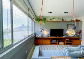 Foto 1 de Apartamento com 3 Quartos à venda, 120m² em Lagoa, Rio de Janeiro