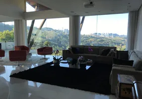 Foto 1 de Casa de Condomínio com 4 Quartos à venda, 925m² em Vila  Alpina, Nova Lima