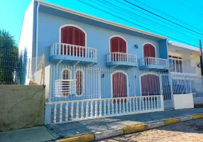 Foto 1 de Casa com 4 Quartos à venda, 400m² em Coqueiros, Florianópolis