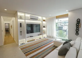 Foto 1 de Apartamento com 4 Quartos à venda, 194m² em Vila Madalena, São Paulo