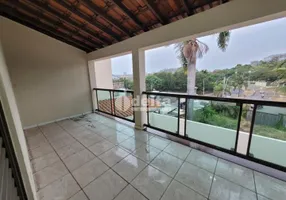 Foto 1 de Casa com 4 Quartos para alugar, 270m² em Cidade Jardim, Uberlândia